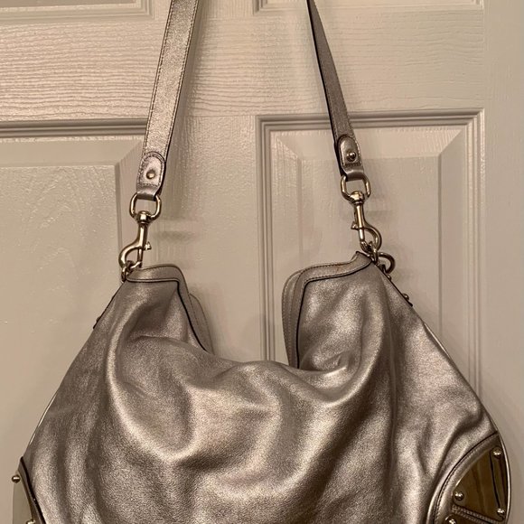 GUCCI Metallic Calfskin Large Indy Top Handle Hobo Silver - Picture 9 of 11